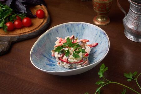 Салат Оджахури с курицей и грибами