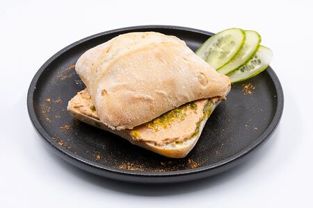 Чиабатта с паштетом из тунца