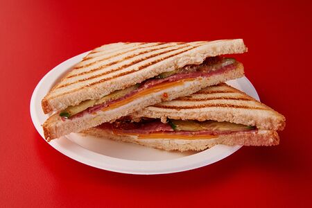 Сэндвич с салями