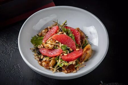 Салат с уткой темпура