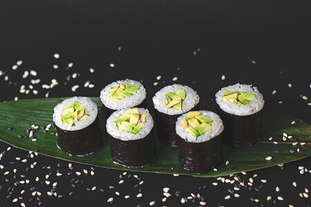 Мини-ролл с авокадо