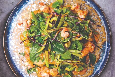 Салат с креветками и апельсиново - имбирной заправкой