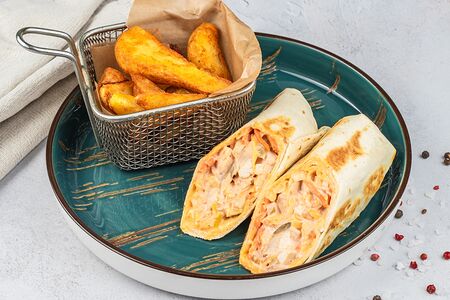 Шаурма с курицей и картофелем по-деревенски