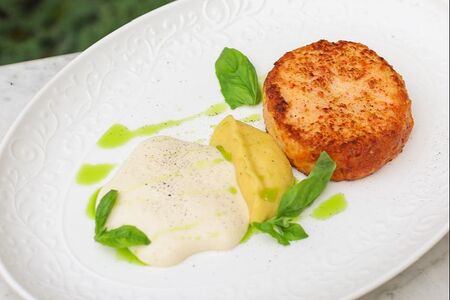 Крабкейк с картофельно-тыквенным кремом