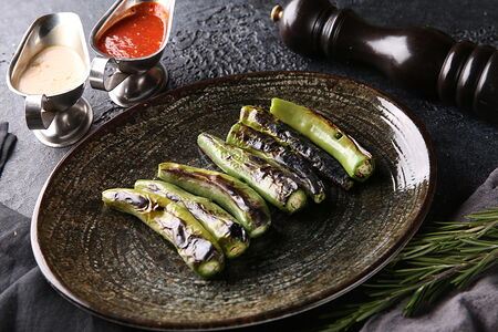 Острый перец на гриле