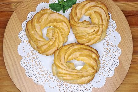 Колечко заварное с творогом