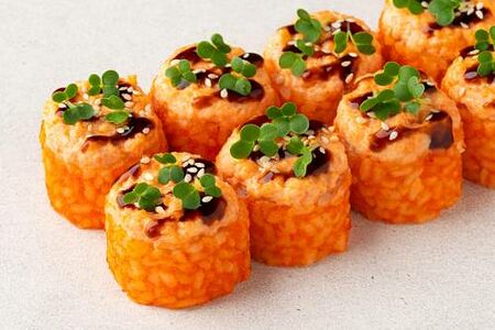 Шеф-ролл с угрём и лососем