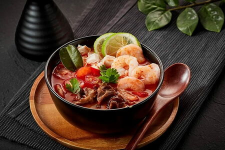 Суп Том Ям с Курицей и Креветками