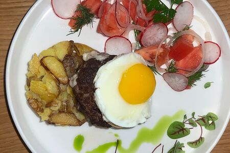 Бифштекс из мраморной говядины на огне