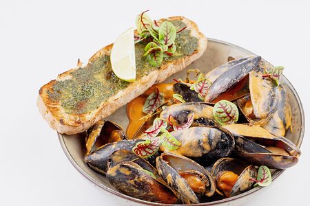 Мидии в соусе том ям 