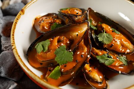 Мидии в соусе Том ям