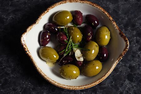 Оливки по-лигурийски