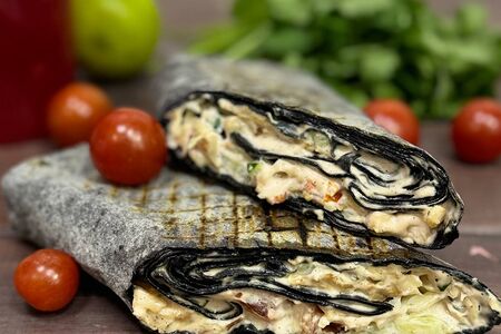 Шаурма Классическая на черном лаваше