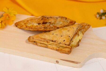 Треугольник Фитнес с брынзой и зеленью