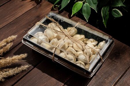 Пельмени домашние ручной лепки (замороженные)