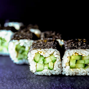 Холодный ролл с огурцом