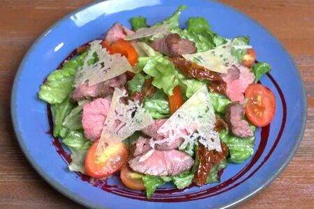 Салат с ростбифом