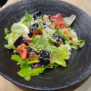 Салат жареный баклажан