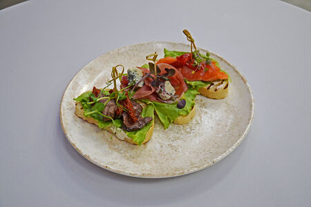 Ассорти из брускетт