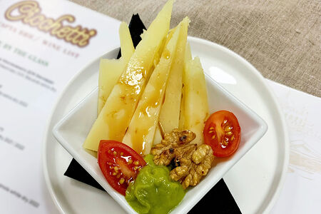 Чикетти с сыром Пекорино Тоскана и авокадо