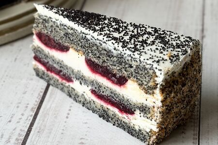 Торт Маковый с вишней 