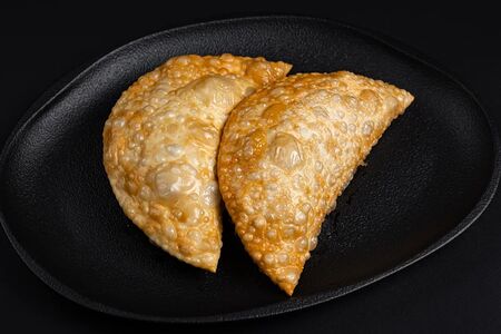 Мини-чебуреки с говядиной и свининой