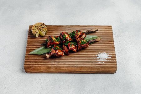 Цыпленок якитори в имбирном саке