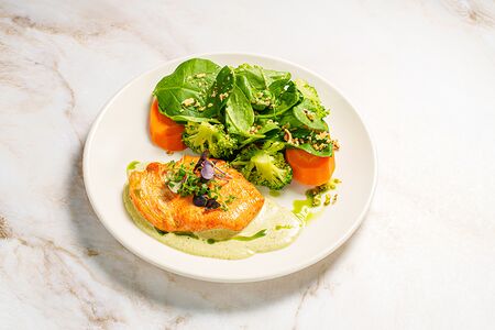 Куриное филе c овощами на пару