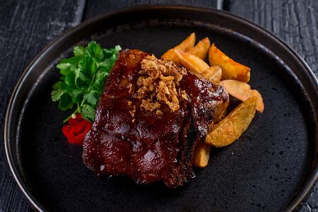 Ребра в глазировке из бурбона