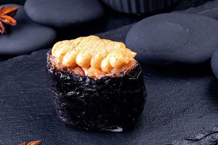 Острые суши с угрём