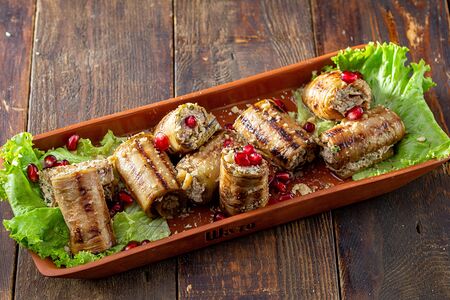 Рулетики из баклажан