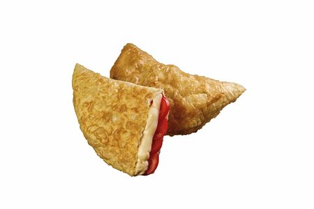 Чебурек капрезе с  соусом песто и моцареллой 