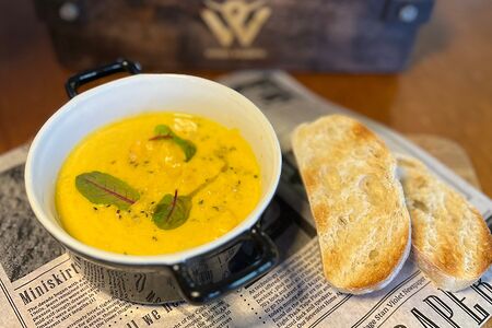 Тыквенный крем-суп с креветками 