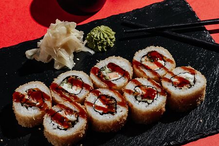 Жаренный Ролл с Угрём