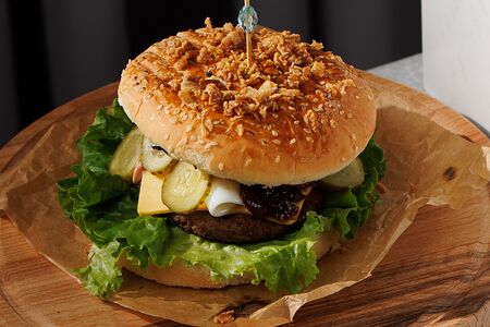 Бургер с говядиной