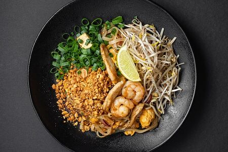 Пад тай с курицей и креветками