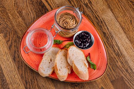 Паштет из печени индейки с тостом