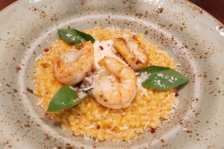 Птитим с креветкой и сыром страчателла 