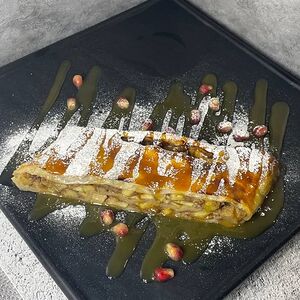 Штрудель с яблоком