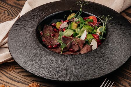 Салат с телятиной в азиатском стиле 