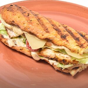 Сэндвич Цезарь с курицей