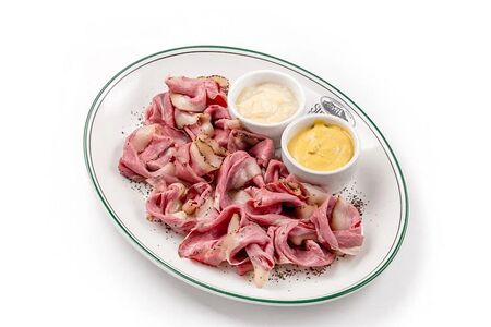 Холодный ростбиф из мраморной говядины домашнего приготовления