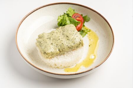 Запеченная треска под сливочным соусом с рисом