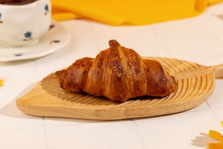 Круассан с абрикосом