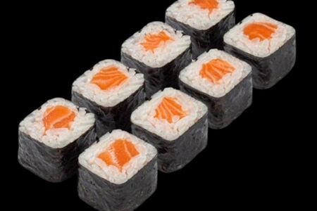 Мини-ролл с лососем
