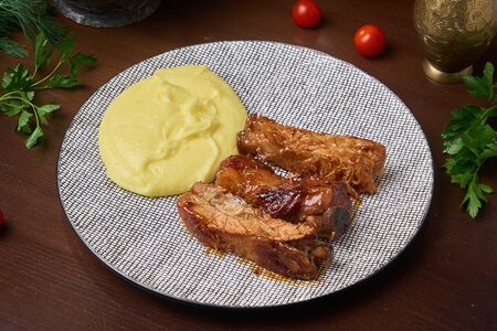 Свиные ребра с тахмиджами