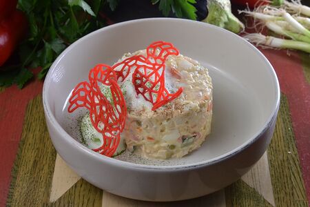 Салат Столичный с крабом 