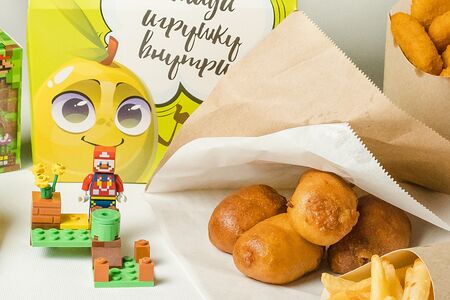 Оливка Бокс большой с корн-догами для девочки