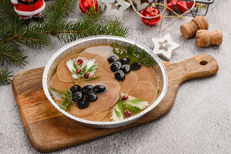 Заливное из языка