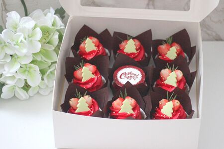 Капкейки красные С Новым годом 